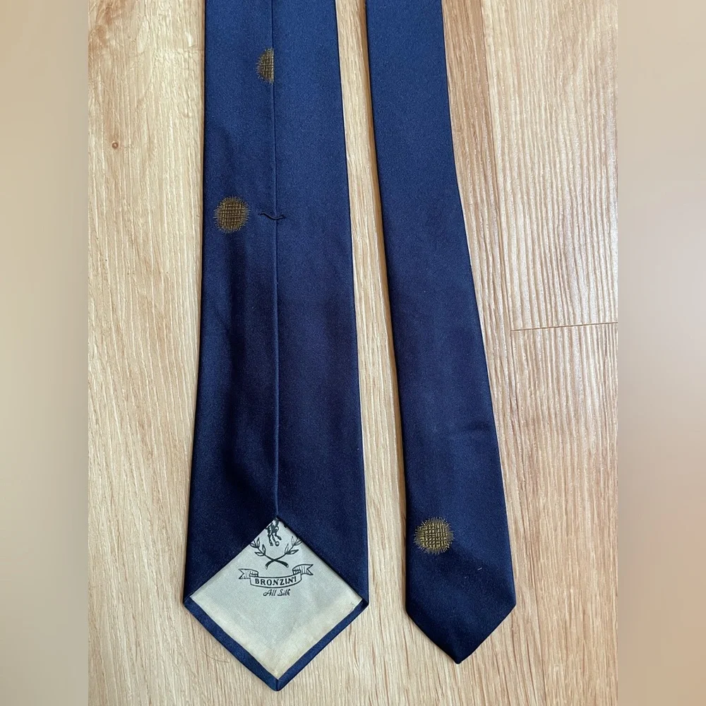 Bronzini all silk vintage men’s tie blue gold